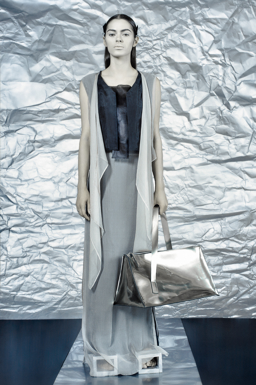 MINOAR Womenswear look 07