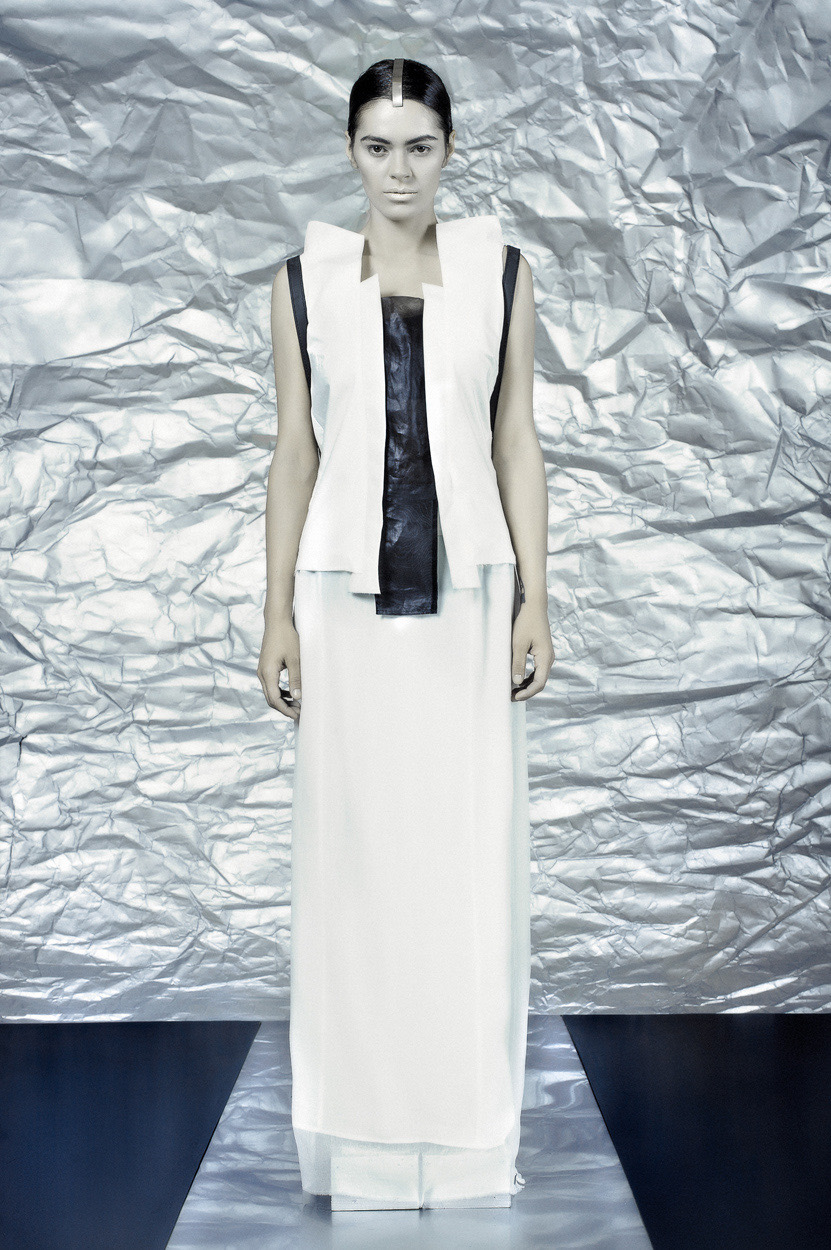 MINOAR Womenswear look 09
